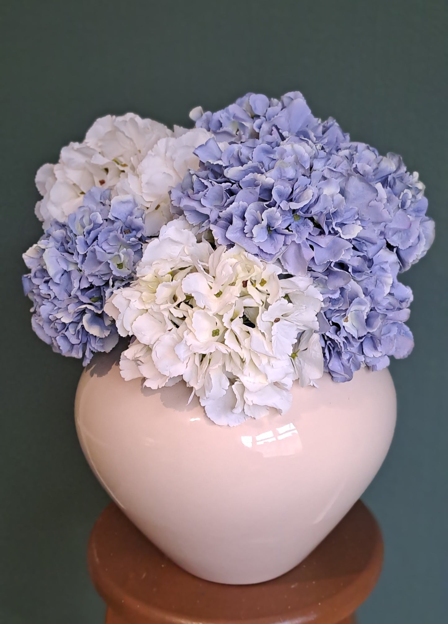 Blue Hydrangea stem, Faux floral stems, artificial flowers, willow stems, branches for vase, flower arrangement, floral arrangement, flowers for large vase.